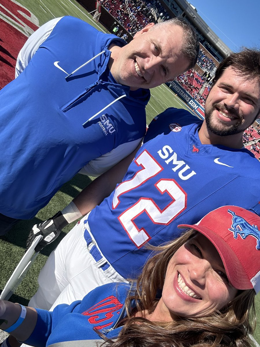 SMU senior night made my mom heart so happy. Proud of Caleb, his teammates and coaches. 

SMU fan forever ❤️ 

<a href="/Caleb72Johnson/">Caleb Johnson</a> <a href="/352OL/">AJ</a>