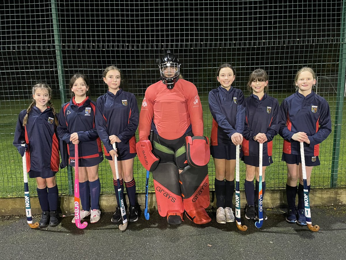 ShipstonPEDept's tweet image. Thursday night…

Yrs 7/8 girls were involved in a SW 🏑 Evening at Stratford.

It was great to see the girls apply the skills they have acquired in lessons and training into the game. They developed their defensive skills as the evening progressed. 

#brightfutureahead 

🏑🏑