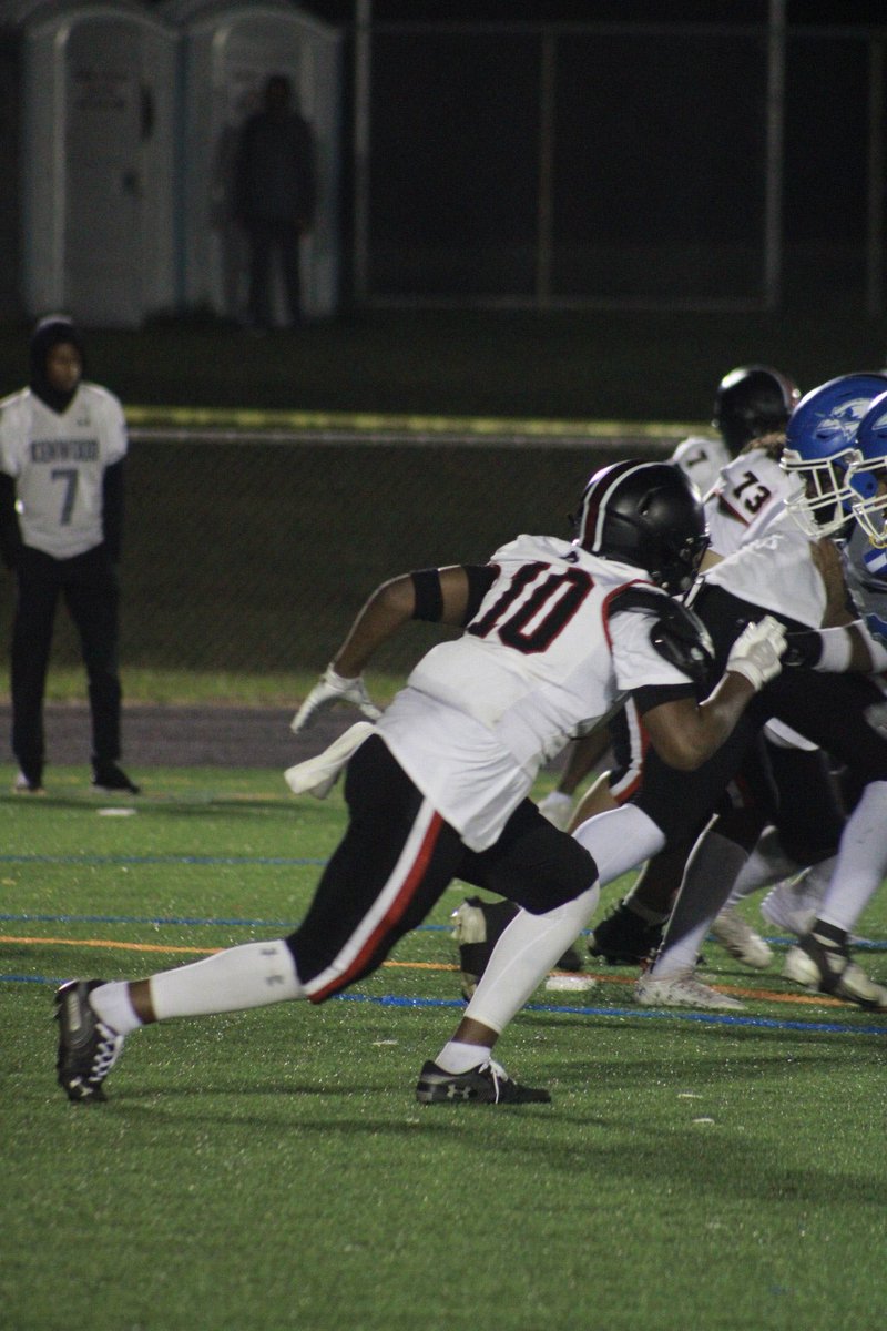 Woodlawn high school 
DE/LB
C/o 2025
5’11
3.0 gpa
NCAA ID|#2311171978
<a href="/WHSWarriors1801/">Woodlawn Athletics</a> 
#AGTG 

youtu.be/_PIMuSmO3nQ?si…