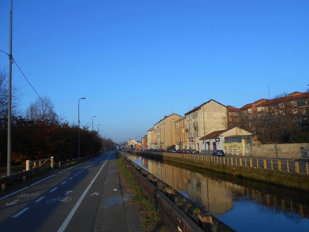 garosi_andrea's tweet image. #Milano #streetphoto #UrbanReflections