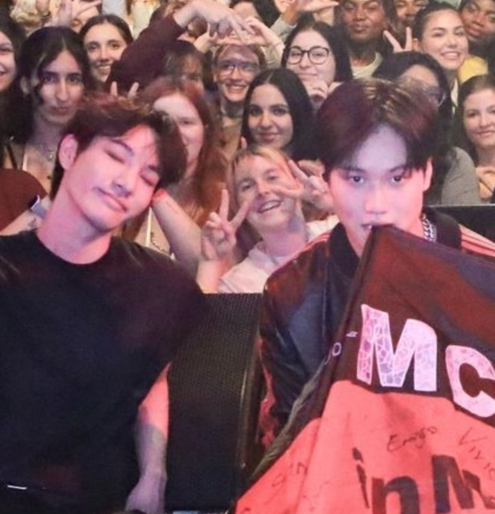 SuperWelshVlog's tweet photo. Thread of my favourite pics of the concert in Munich
28.11.24 #MCND_IN_GERMANY #mcndinmunich #x10europetour https://t.co/iFjpZoqIMy