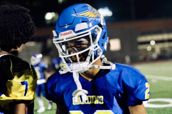 Ean Catala 
🎓C/O 2026 
🏈CB, FS, ATH
5’7 📏 150 🏋️
📧ecatala1@yahoo.com
🎬hudl.com/v/2Qiz2L

(Full Season Highlights)