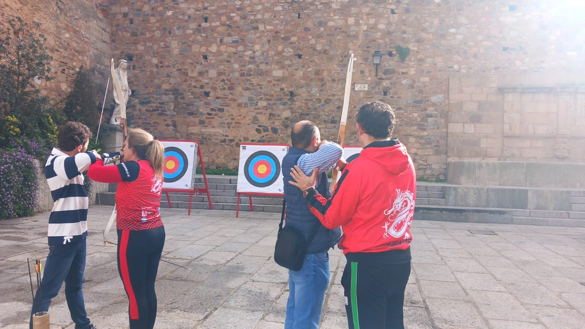 Actividad en las Jornadas de "City of dragons". Gracias a los monitores y socios del club que lo han hecho posible.
<a href="/Ayto_Caceres/">Ayuntamiento Cáceres</a>