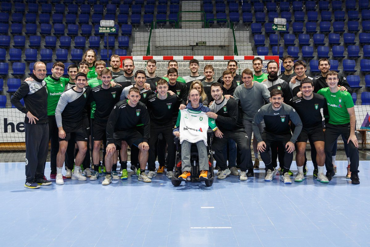 El pasado miércoles recibimos la visita de Alberto Armendáriz “Txapela”. Hoy, cuatro días después, conseguimos la primera victoria a domicilio de la temporada y salimos de los puestos de descenso.

✨ La magia de Txape.