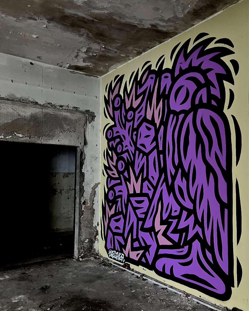 _THECAVER_'s tweet photo. Mural nos escombros do Porto. https://t.co/XqN8sk1grv