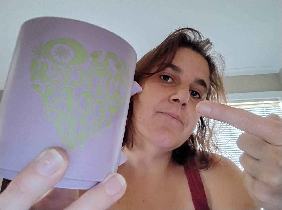 Can't be fagged editing, when you figure what te mug says, it actually makes a good punchline.