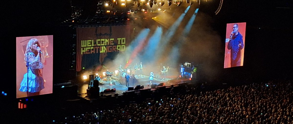 What a performance by <a href="/PaulHeatonSolo/">Paul Heaton</a> and the band at the <a href="/OVOHydro/">OVO Hydro</a> tonight. <a href="/riannedowney_/">Rianne Downey</a> knocking it out the park
#Heatongrad