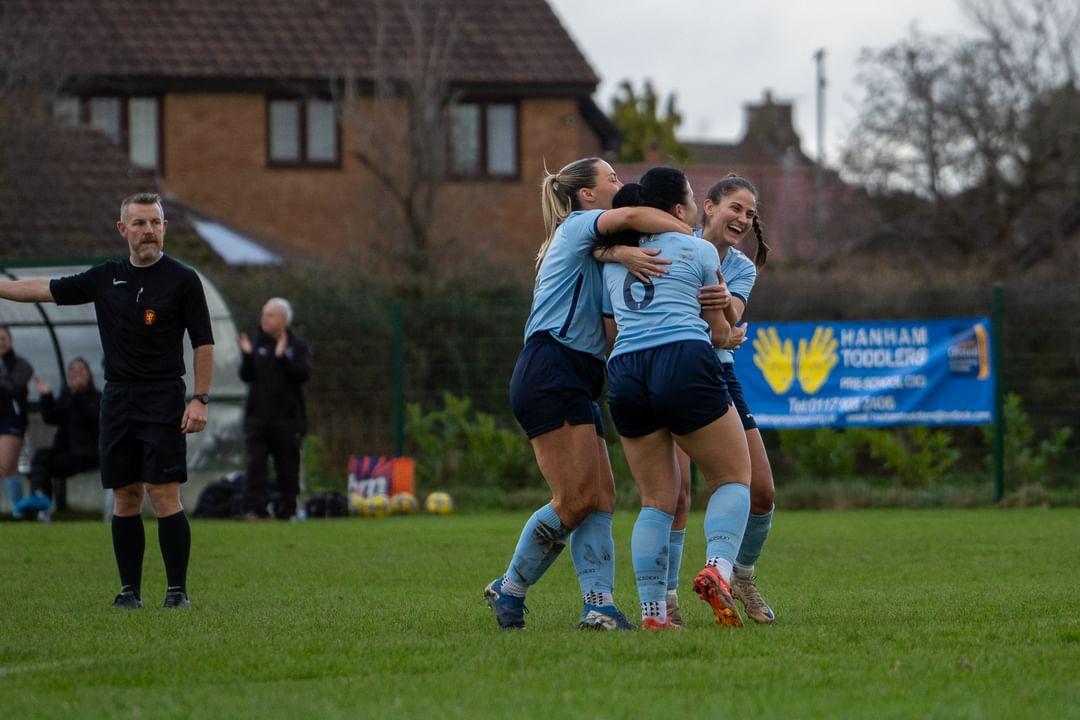 aekbocoladiesfc's tweet photo. 📸⚽ I 
MATCH DAY PHOTOS 
@aekbocoladies v.s @fgrfc_women - #SWRWFL #PremierDivision

Score: 2-0

📸 r1_clarkemedia

#AEKBocoLadies https://t.co/A4rCs46g2J