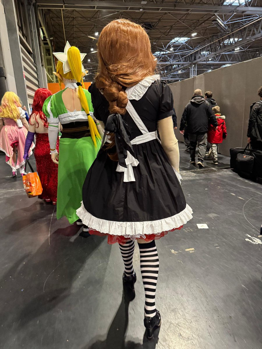 Would anybody like to follow me to  bsky.app/profile/skyeha…
It would be lovely to see you there.