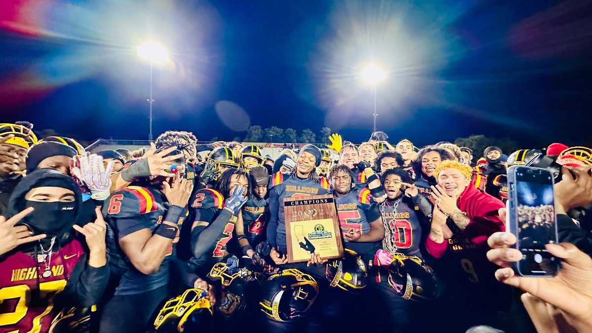 Congratulations HHS Football and <a href="/HHSCoachWyatt/">Coach Justin Wyatt</a>!!! I'm a proud momma!