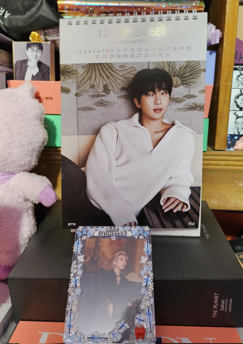 Jillysmurf's tweet photo. Don't forget to change your calendars today!
#JoonOfTheMonth
#MrDecember
#JIMINJIMINJIMIN https://t.co/3tucRPucgo