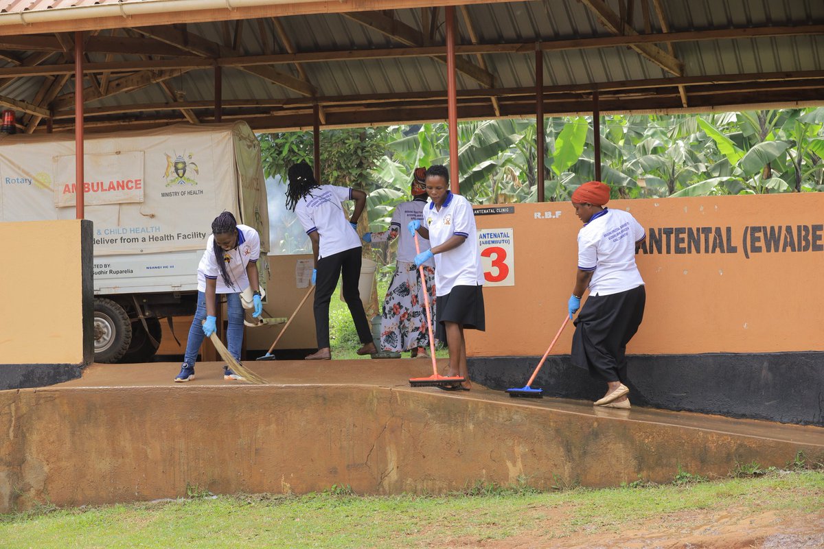 GCWR_Uganda's tweet photo. On #WAD24, we conducted community service at Nsangi Health Centre 3,a place where we get HIV services frm.This was an opportunity for learning, social connection, building rapport with the health facility as well as inspiration for communities to be proactive
#UHAI
@IDIMakerere https://t.co/VD3a3lejau