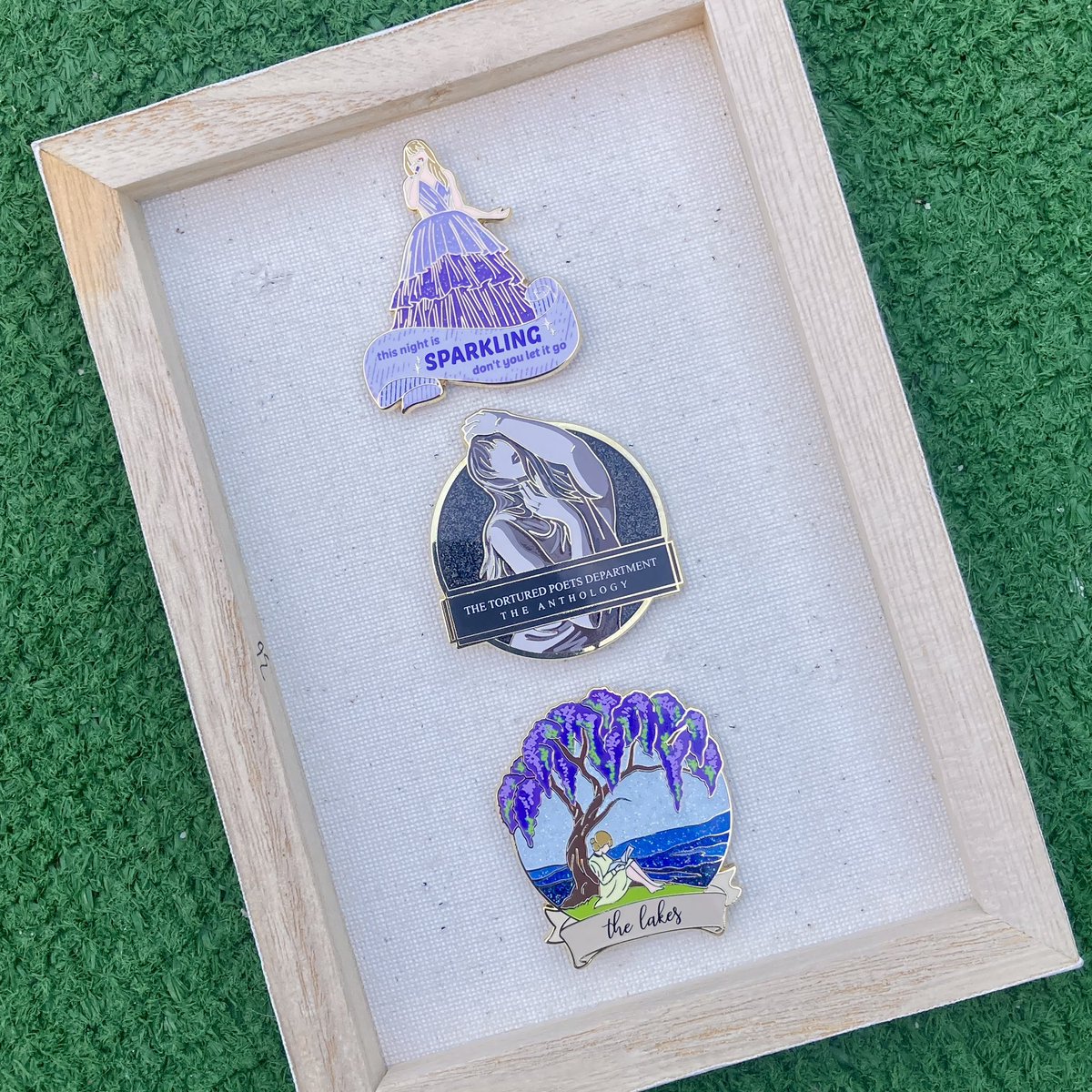 Shop Update is Now LIVE !! 

Please head to pinsbylin.etsy.com 

🤍💜🖤