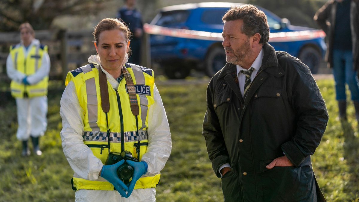 📺REVIEW "A stellar and enduring drama that continues to balance its magnetic, compellingly involving characterisation with strange, unsettling cases; #TheBrokenwoodMysteries #Series 10 is an essential Kiwi import brimming with smarts, suspense, mystery, and one helluva location"