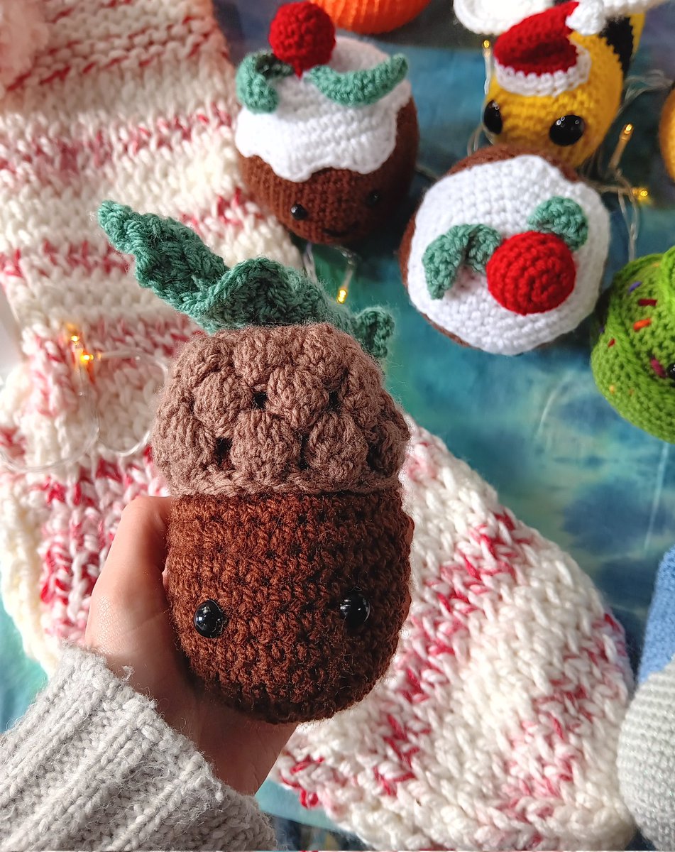 creativecalypso's tweet photo. 𝐇𝐚𝐩𝐩𝐲 𝐃𝐞𝐜𝐞𝐦𝐛𝐞𝐫 𝟏𝐬𝐭! 🎄

All of my Christmas creations are now available on the store! Here are some of this year's makes! 🧶

https://t.co/ifc1INc03X 

#MHHSBD #SmallBusiness #Christmas #December1st https://t.co/T21bQPFreS