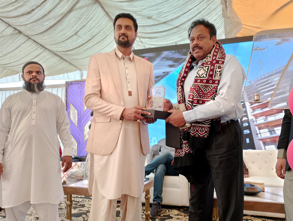 SheikhA27332079's tweet photo. جی ایف ایس بلڈرز اینڈ ڈویلپرز کی جانب سے سرجانی ٹاؤن میں شروع کیے جانے والے نئے ہاؤسنگ پروجیکٹ کی افتتاحی تقریب کا انعقاد کیا گیا
 جس میں رُکن سندھ اسمبلی شیخ عبداللہ نے میزبان حاجی انیل صاحب، ظہیر صاحب کی دعوت پر بطور مہمانِ خصوصی تقریب میں شرکت کی

#MQMPakistan 
#SurjaniPS117 https://t.co/UJfFnJ0V8y