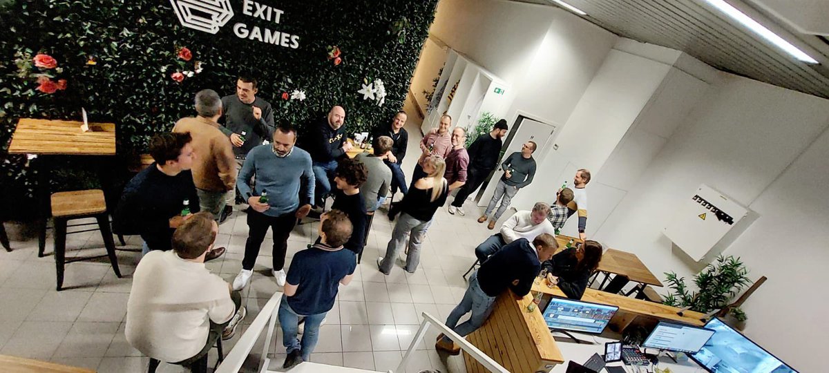 TomRubbens's tweet photo. Vrijdag gingen het Modern Workplace, Internal Sales en Customer Success Team van @escbelgie de uitdaging aan bij @exitgamez . 
Na de escape rooms genoten we van een gezellige avond met heerlijke steengrill. Samen sterker!
#OneTeam #FunAtWork #Teambuilding #EscapeChallenge #GPTW https://t.co/al5wFfFW0J