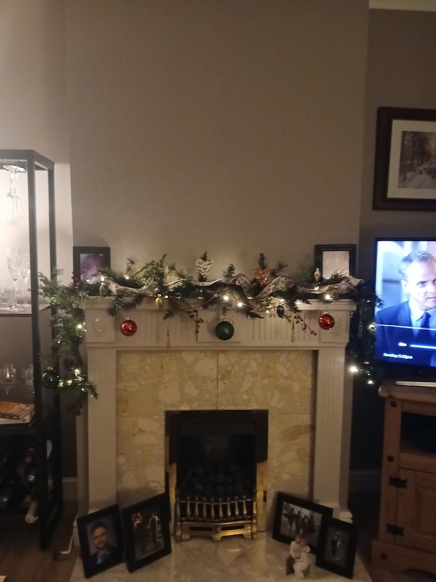 bsabinwm's tweet image. It&apos;s beginning to look a lot  like Christmas... #housedecorated #FirstSundayofAdvent