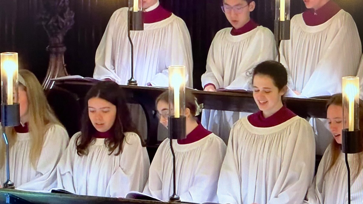 A glorious Advent Carol Service <a href="/MertonCollChoir/">Merton College Choir</a>. Seriously exhilarating singing! The perfect way to start Advent. Let there be light! Thank you! <a href="/BenjieNicholas/">Benjamin Nicholas</a>  Also, great to see my music alumna enjoying every moment! <a href="/Antonia__McC/">Antonia McClintock</a> #musictransforminglives