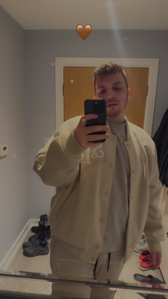 chris tweet media