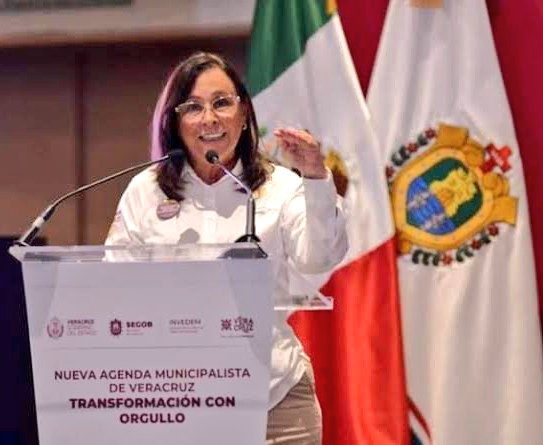 MarioFe19062884's tweet photo. @Pulido_Cueto @rocionahle Los #TrabajadoresPortuarios del Sindicato de @ManiobristasVER #Refrendamos  nuestro compromiso de apoyo a nuestra #Gobernadora @rocionahle y pedimos #Justicia para recuprar #NuestroPatrimonio robado hace 33 años.
#NaleGobernadorA 
#PorAmorAVeracruz
#NosVaAIrMuyBien
🇲🇽🇲🇽👍👍🙏🏼 https://t.co/lZp4FYwSCL