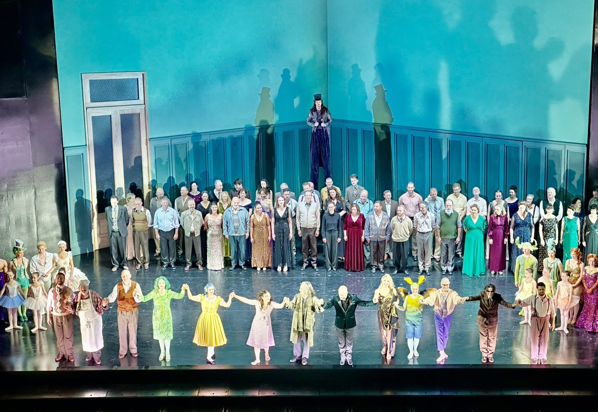 Essie Li (@essieli2020) on Twitter photo #TheTalesOfHoffmann has been a bit of a milestone for my childhood. Really glad to be able to see an outstanding production <a href="/ROH_London/">RoyalOperaHouse </a> after all this years. Early Xmas 🎁for myself 🤗 #TheTalesOfHoffmann has been a bit of a milestone for my childhood. Really glad to be able to see an outstanding production <a href="/ROH_London/">RoyalOperaHouse </a> after all this years. Early Xmas 🎁for myself 🤗