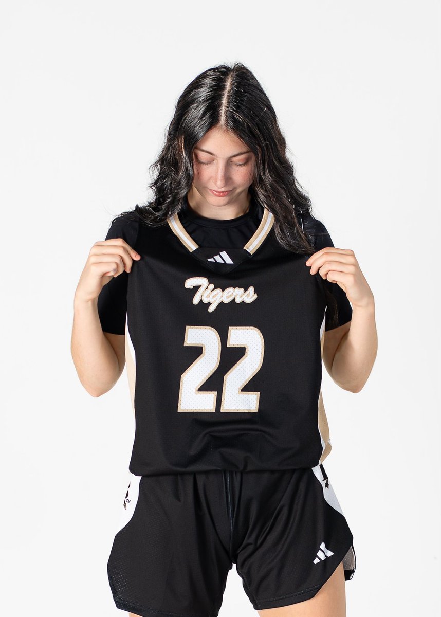 Last one. Best one! 🫶🏼
Year 4 starts Tuesday in Sapulpa ! 

<a href="/BACoachCoffey/">Shane Coffey</a> <a href="/LadyTigerWBB/">Broken Arrow Lady Tiger Basketball</a>