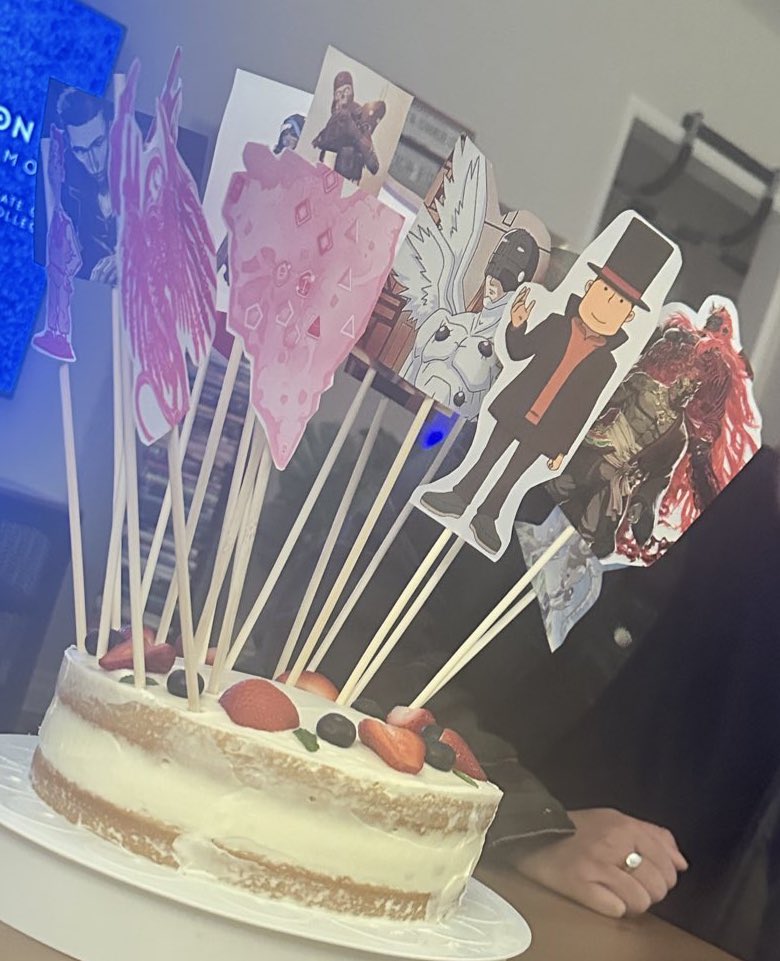shomanzu's tweet photo. I did a hear me out cake with friends last night !

yes I put onsal on it 

no I will not elaborate https://t.co/FMhmYwz8dL