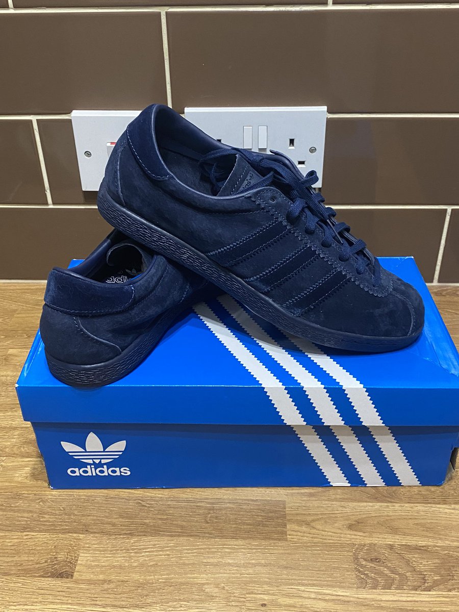 Thank god my brother brought these back from Japan for me ❤️❤️❤️ thank you <a href="/JJGowdy/">Jordan Gowdy</a> <a href="/man_savings/">Man Savings</a> <a href="/AdidasVintage/">Adidas & Vintage</a> <a href="/adidasoriginals/">adidas Originals</a>