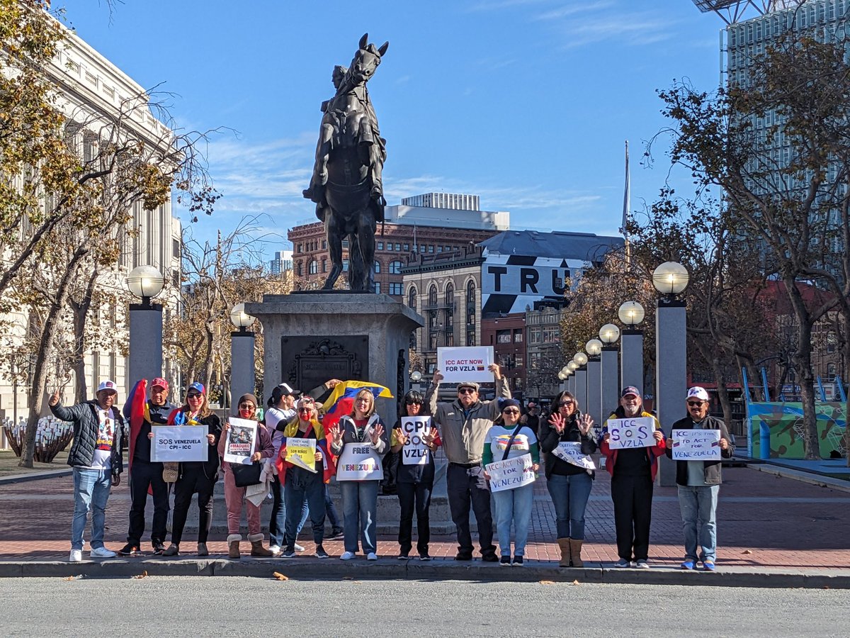 VeneBayArea's tweet photo. Desde San Francisco, CA, exigiendo JUSTICIA Y LIBERTAD YA!!!
#ICCactNow https://t.co/LGdVmrOrkt