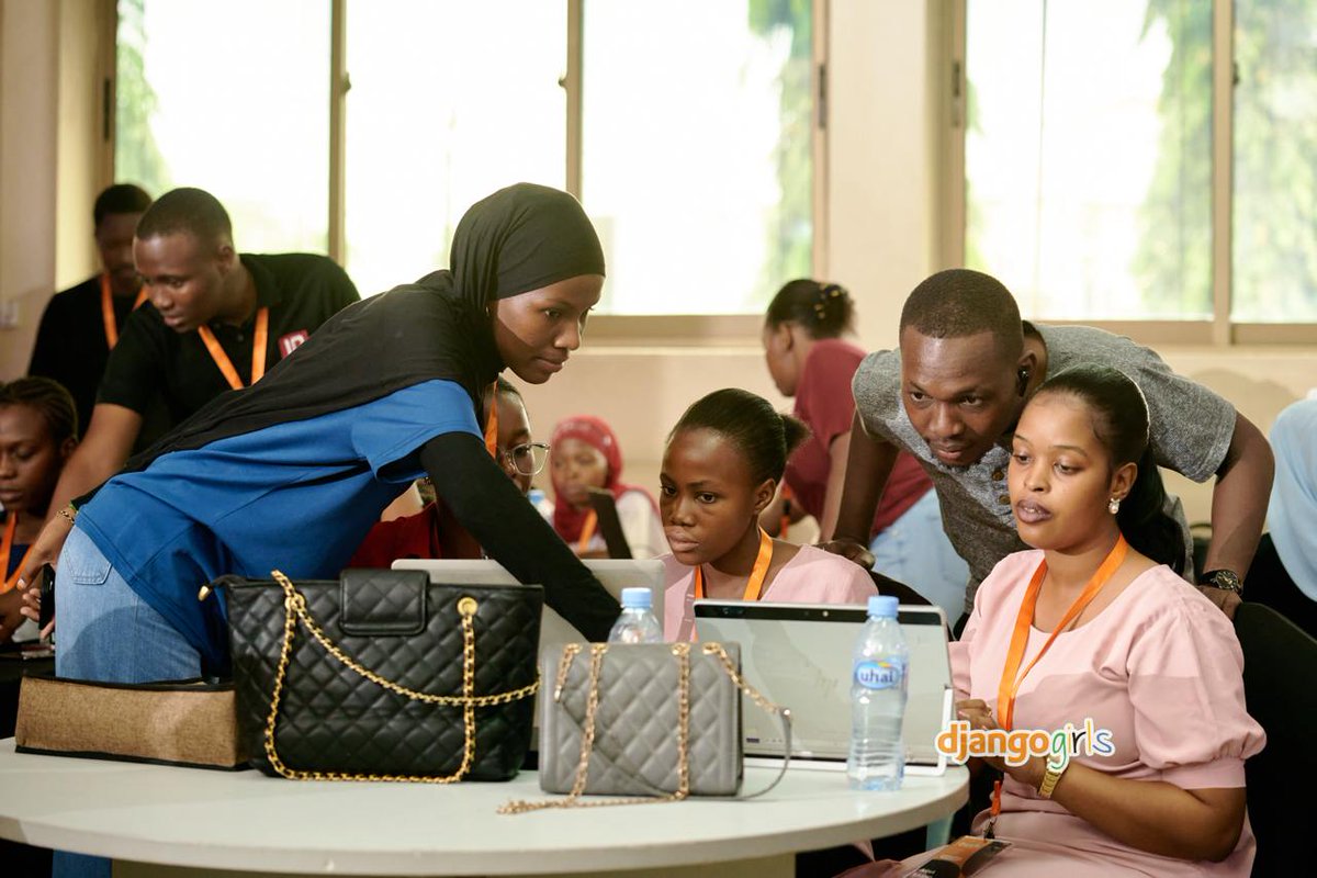 djangogirlstz's tweet image. How it went down in terms of:
#pip install django python 

Cc @AviTheDev @CRBarretto