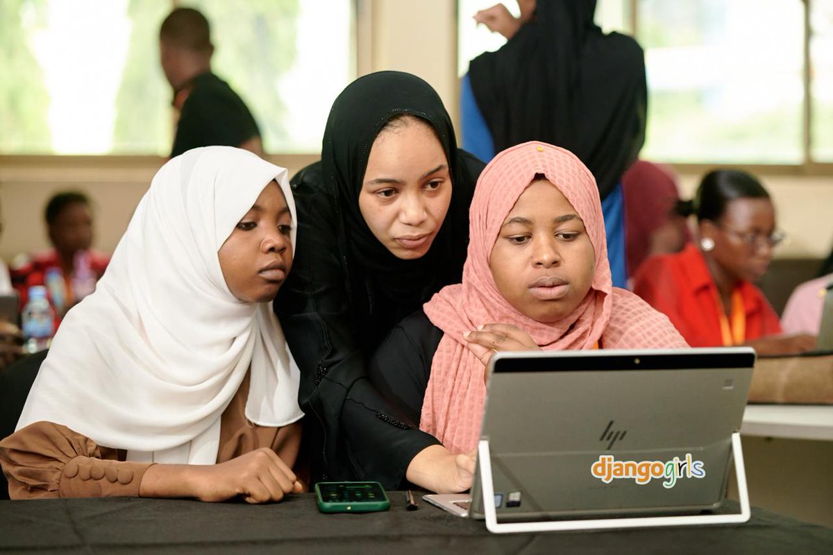 djangogirlstz's tweet image. How it went down in terms of:
#pip install django python 

Cc @AviTheDev @CRBarretto