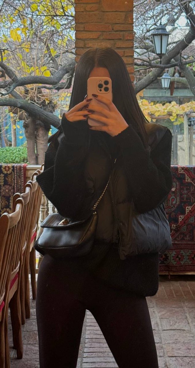 littlesashaaa's tweet photo. Wear more clothes when the weather is cold😉 https://t.co/sjpRbQCIt1