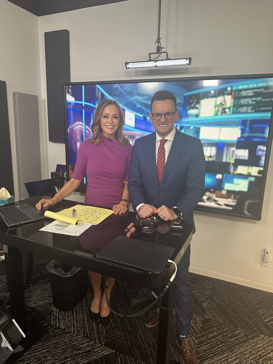 AnitaJVogel's tweet photo. We're back at you on Fox News Live at 4pm EST!  Come join us!  @FoxNews https://t.co/fHK0T6XMrY