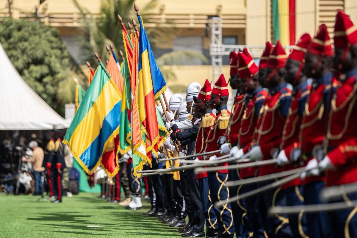 PR_Senegal's tweet photo. Le Sénégal a commémoré ce jour le 80e anniversaire du massacre de Thiaroye, un événement tragique de son histoire. La cérémonie, présidée par le @PR_Diomaye, a rassemblé des dirigeants africains, des membres du gouvernement et des invités internationaux. https://t.co/7CuRYyh6st https://t.co/OF80zFwlGS