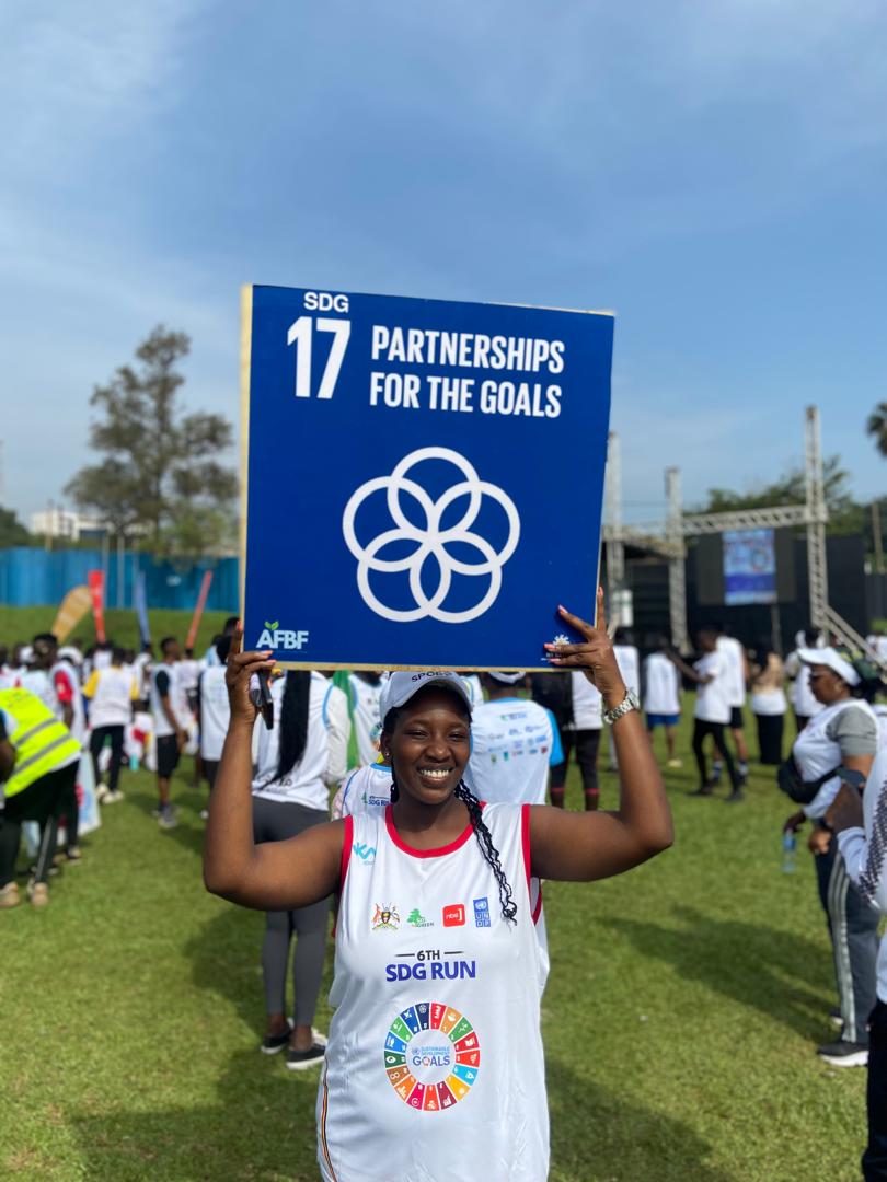 jolaade_jemimah's tweet image. #Partnershipforthegoals which has been the  reason for this run, has been well advocated for. The enthusiasm shown by the young people was top notch. For us to achieve these #SDGs by 2030, we need to work together,  a joint effort is what we need, everyone is a team player 💪