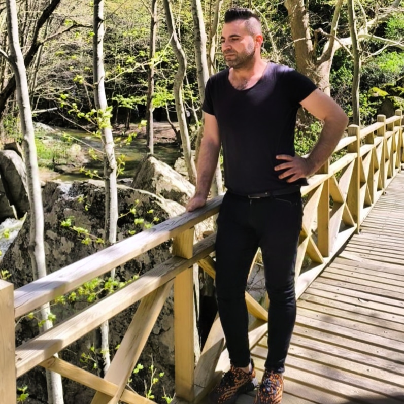 Bize böyle ay kalır.