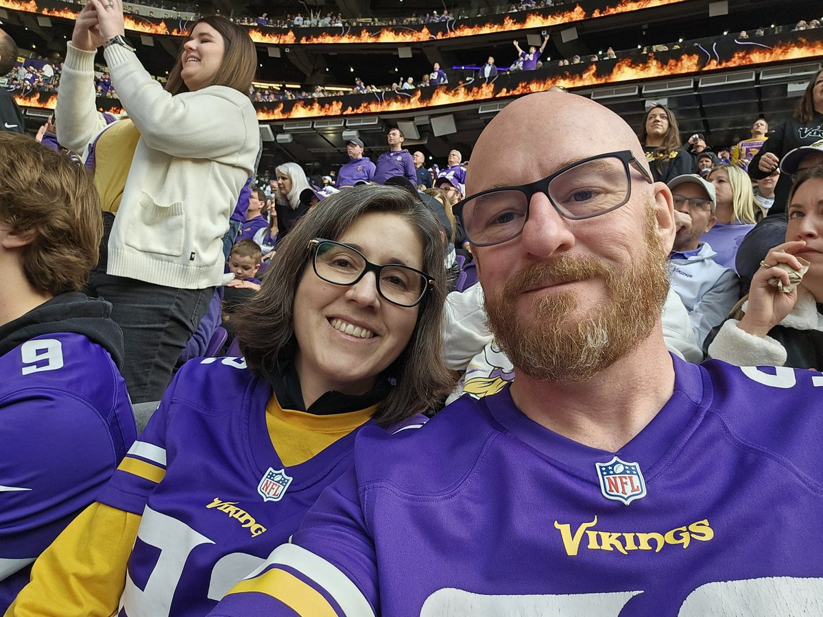 Rowebote's tweet image. #skolsalute @Vikings Navy LCDR (30years...retiring) and AT2, 36 years combined.  SKOL!