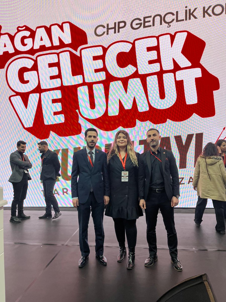 Tuzla Belediye Başkanımız <a href="/erenalibingol/">Eren Ali Bingöl</a> 
Maltepe İlçe Başkanımız <a href="/KenanOtlu/">Kenan Otlu</a>  ile Kurultayımızda bir araya geldik.💪

Umut Burada <a href="/cm_aydin/">Cem Aydın</a>