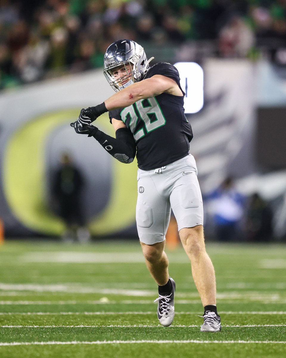 This guy was born in Eugene and walked on for both baseball and football! Love the hard work and commitment of Bryce Boettcher! <a href="/oregonfootball/">Oregon Football</a> <a href="/OregonBaseball/">Oregon Duck Baseball</a>