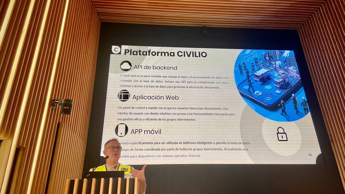 PacoMartNT's tweet image. 👷‍♀️👷‍♂️Este fin de semana, 30 arquitectos voluntarios de los colegios de Alicante y Castellón se suman al mapeo de daños en #Paiporta tras la #DANA VALENCIA. Formados por @ArquitectosCTAV sobre el uso de @civilioeu, trabajan junto a equipos ya desplegados #tech4good #proteccionCivil