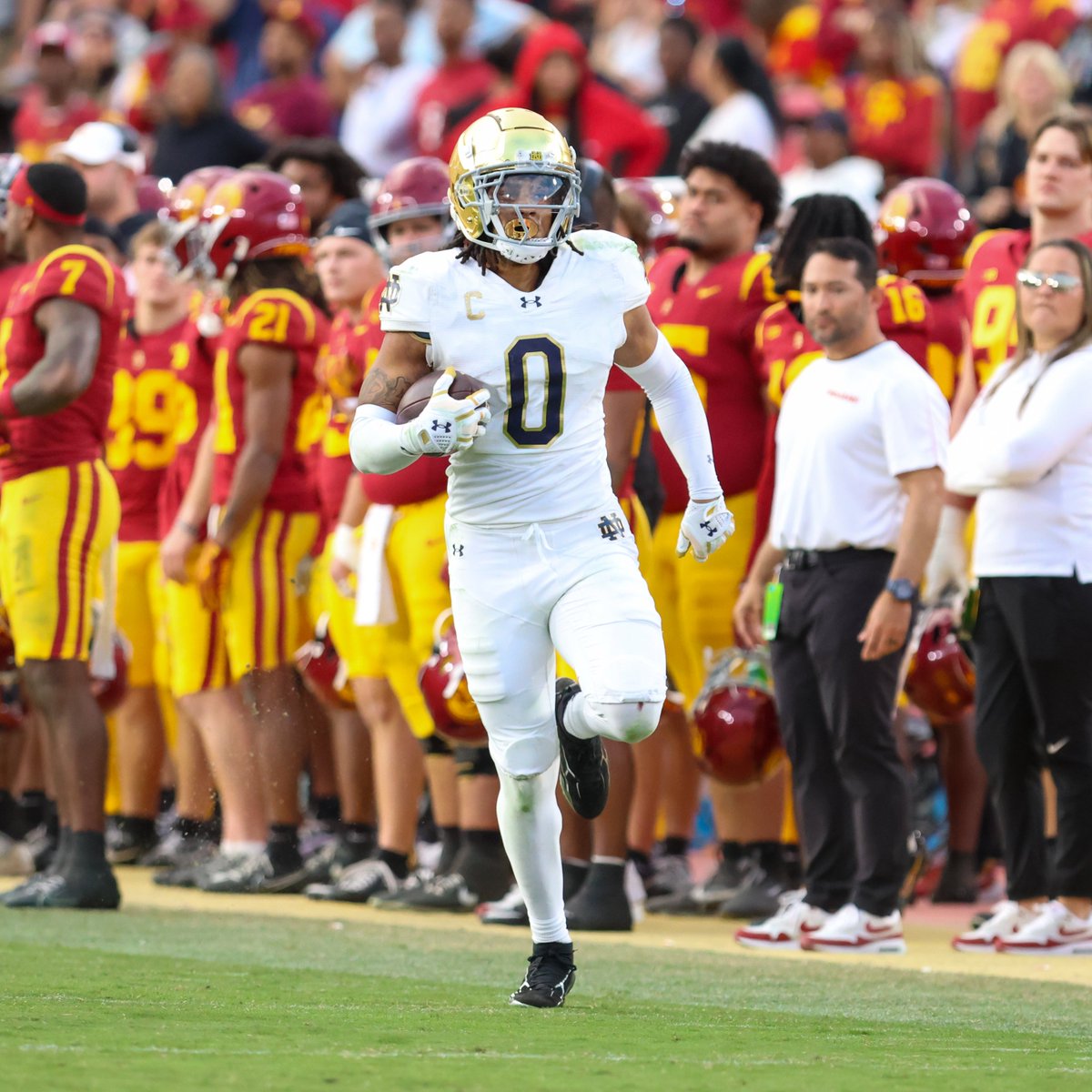 tbhorka's tweet photo. Notre Dame safety Xavier Watts vs. USC the last three years...

25 total tackles
3 PBU
3 INT (1 TD)
161 INT return yards
1 forced fumble
1 fumble recovery (TD)

Safe to say the Trojans will be happy to see Watts move to the NFL. He absolutely terrorized them. Nightmarish stuff. https://t.co/dqw01CVp0b