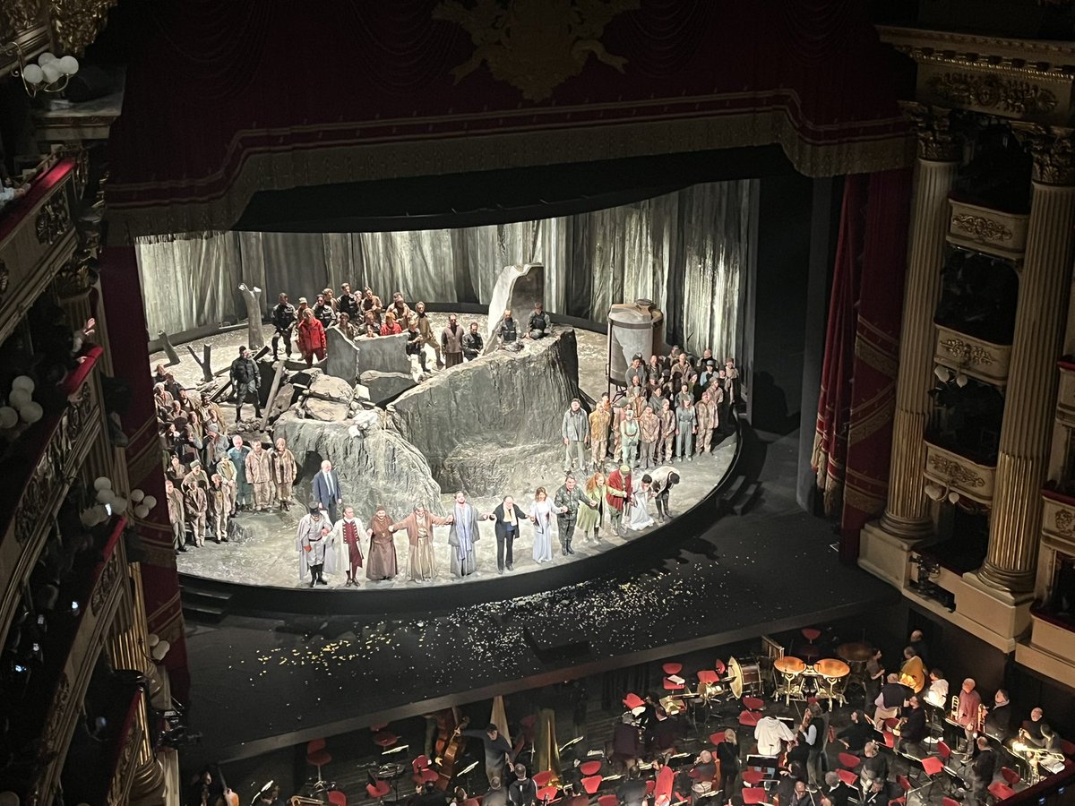 AntBocar's tweet photo. Thanks to @teatroallascala for the #ProvaGenerale of the next #LaForzaDelDestino such astonishing 🏆 can’t wait for #7dicembre #santambrogio 🤪 https://t.co/2KgijFkaCb