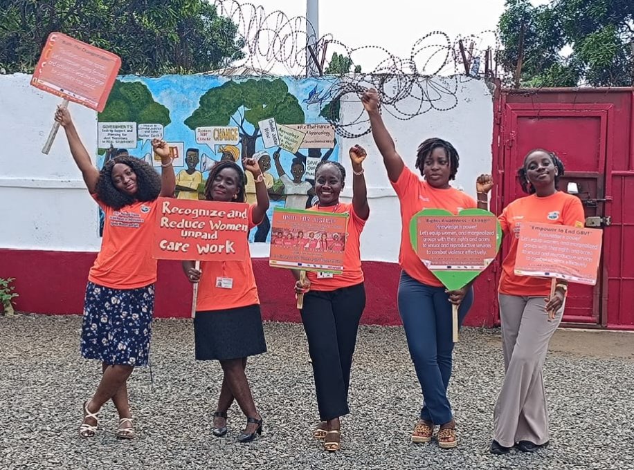 WSalue's tweet photo. Women around the world deserve to live free from violence! https://t.co/YSdrYuChmA