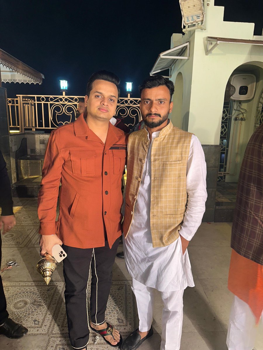 apkaanmoll's tweet photo. कानपुर लोकप्रिय सांसद आदरणीय रमेश अवस्थी फूफाजी को जन्मदिन की हार्दिक शुभकामनाएं
कानपुर लोकप्रिय सांसद आदरणीय रमेश अवस्थी फूफाजी  के यहां उनका जन्मदिन मनाते हुए 🎂❤️
@irameshawasthi @sachinnmc https://t.co/YUocUOnweH