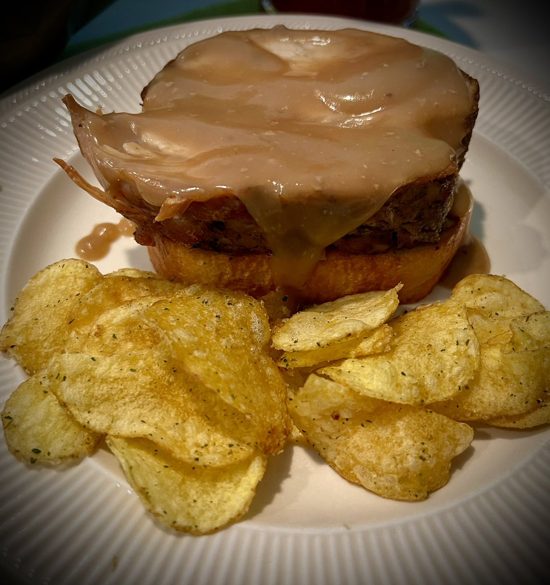 mlzema's tweet image. #TwitterSupperClub
#SundayBrunch!
#ThanksgivingDay #Leftovers

Open Face Turkey Breast Sandwich on Garlic Toast w/Gravy
#TraderJoes #Thanksgiving Thanksgiving Stuffing Seasoned Kettle Chips
Bloody Mary