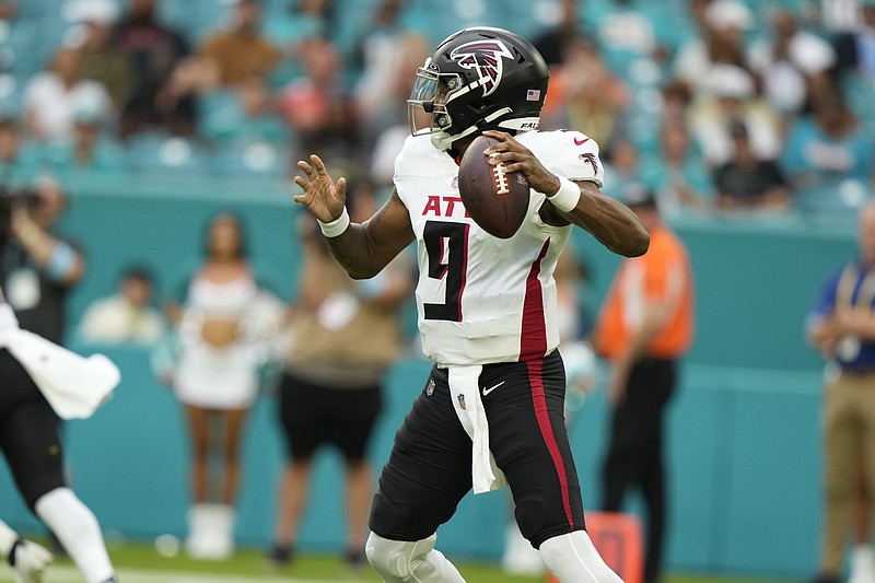 atlantabirdgang's tweet photo. I didn't wanna join in this narrative, but it maybe time for Michael Penix Jr. Kirk Cousins has been TERRIBLE ‼️ https://t.co/c0c0dQZIXN