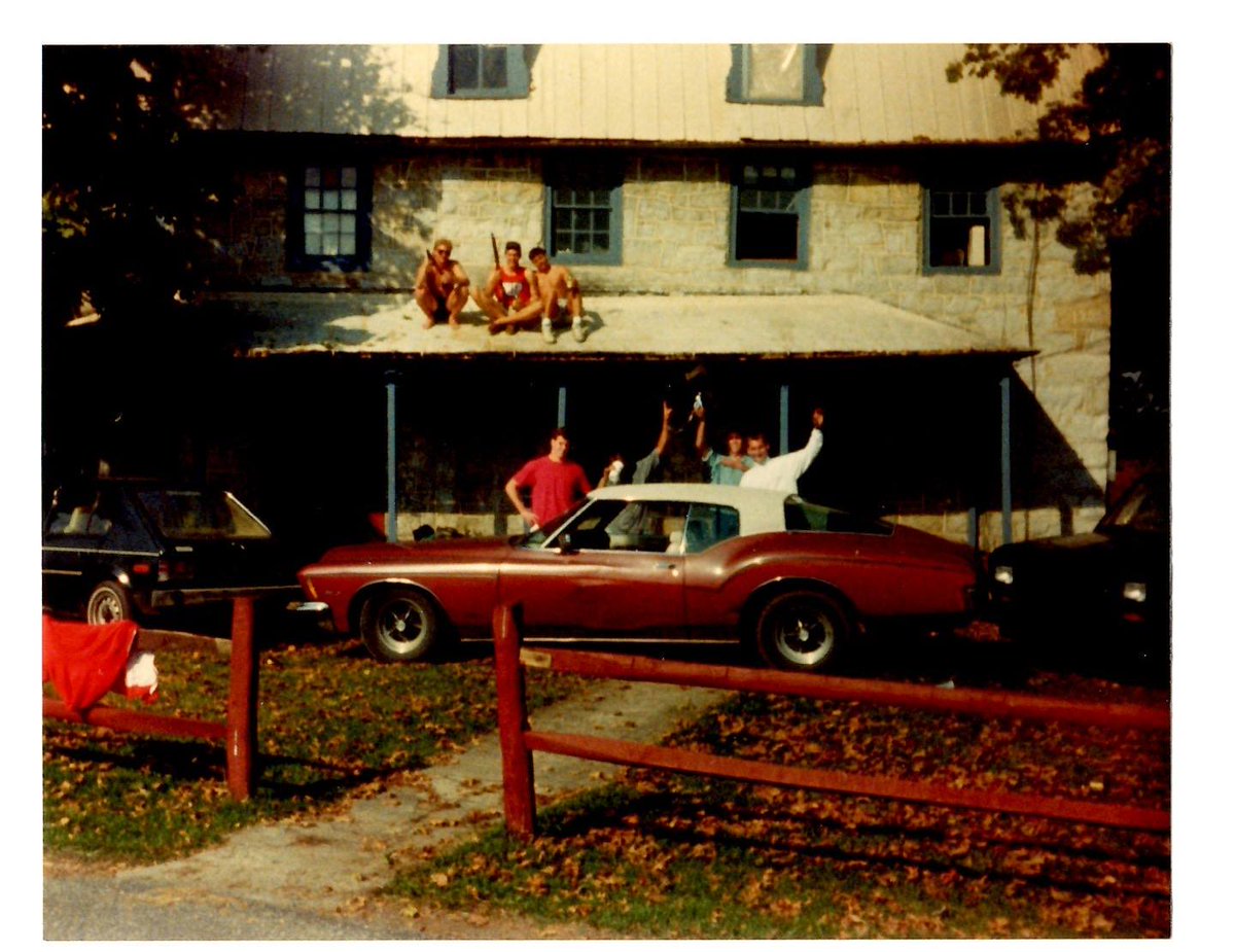 D_Motes's tweet photo. Submitting this big red machine parked in front of our 80s fraternity to #DavesCarIDService 
Nice memories of this car moving us between various mischief. https://t.co/U3J50jr6OQ