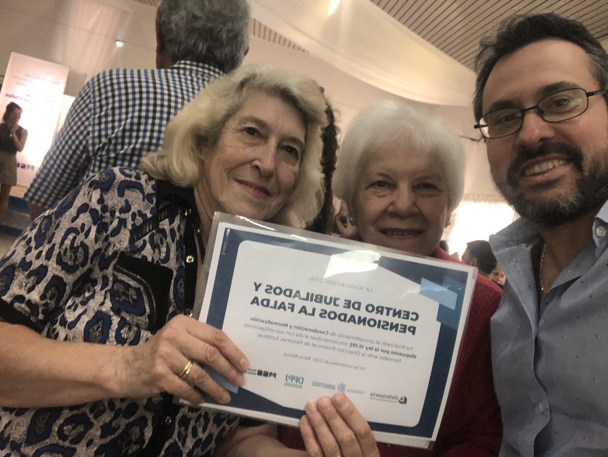 Participé del cierre de año de la Dirección de Asociaciones Civiles, acompañando el reconocimos a las instituciones constituidas en 2024. 

Muchas gracias a la “Red Argentina por la Adopción” y al “Centro de Jubilados de La Falda” por permitirme ser participe del reconocimiento.