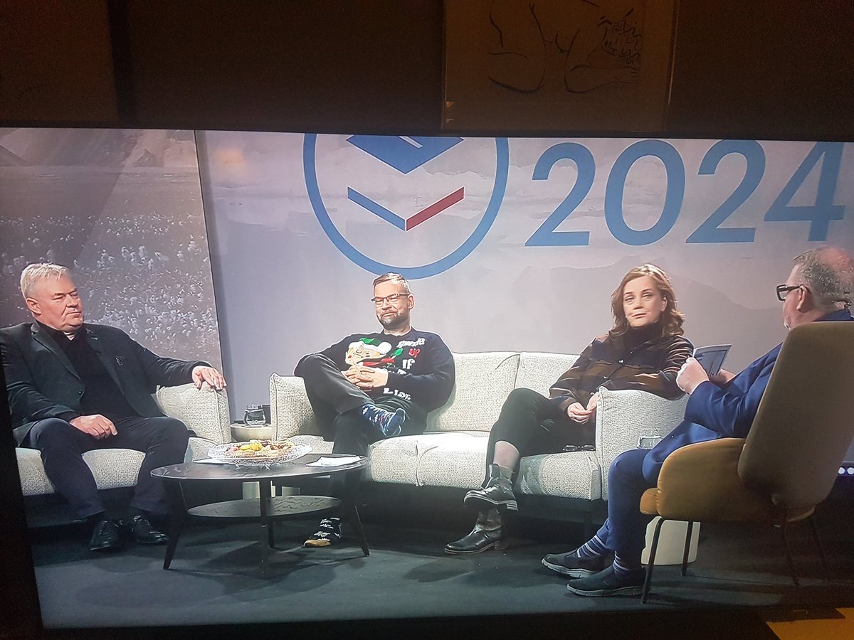 JonssonSigur's tweet photo. Það gekk ekki vel hjá Framsókn en er ekki ósanngjarnt að setja Sigurð Inga með þessu fólki? https://t.co/158lOmdNvk